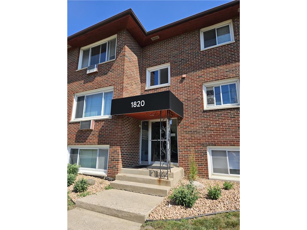 1820 Bromley Street South Saint Paul MN 55075 7024331 image1