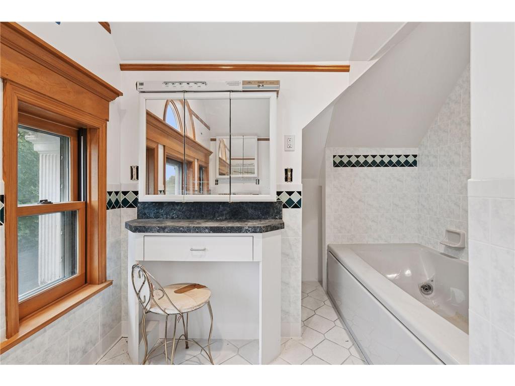 1820 Colfax Avenue S Minneapolis MN 55403 6785720 image49