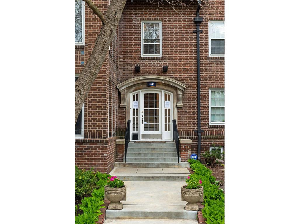 1820 Girard Avenue S Minneapolis MN 55403 7019992 image2