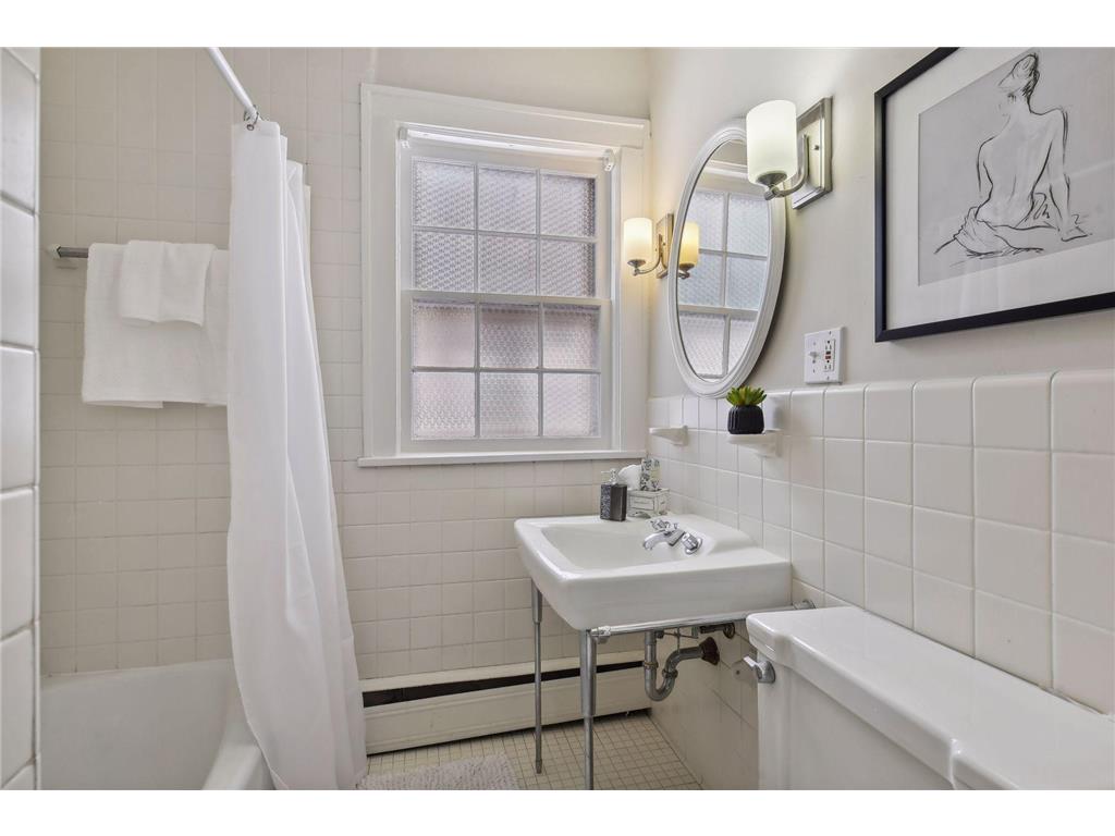 1820 Girard Avenue S Minneapolis MN 55403 7019992 image25