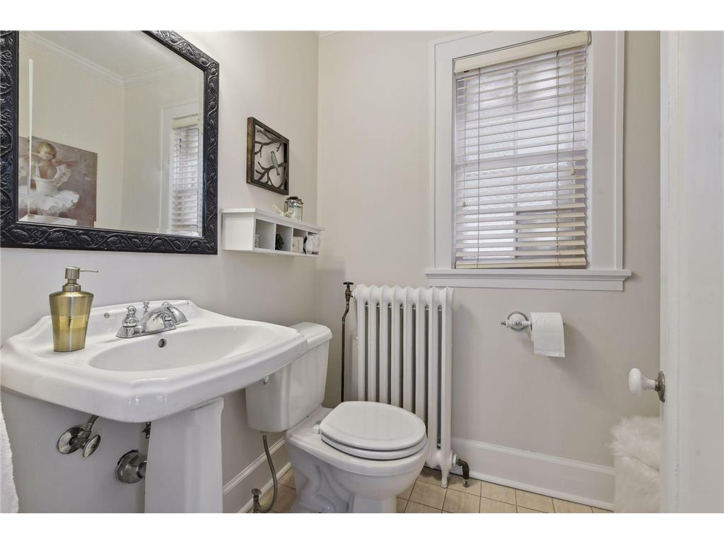 1820 Girard Avenue S Minneapolis MN 55403 7019992 image36