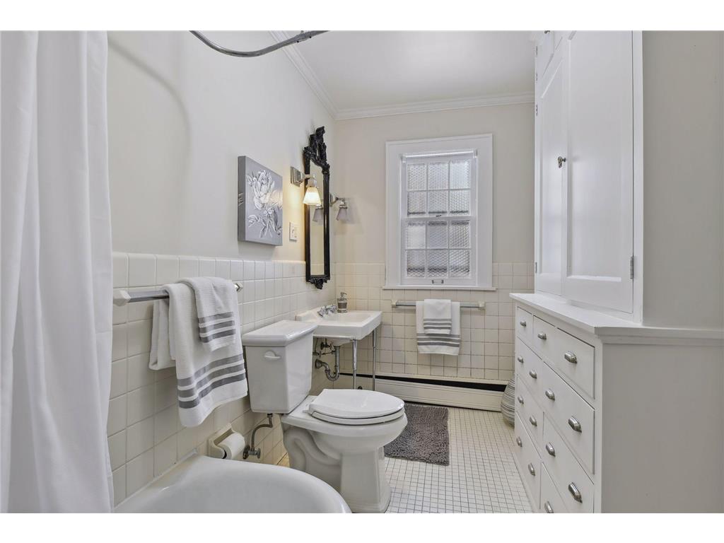 1820 Girard Avenue S Minneapolis MN 55403 7019992 image39