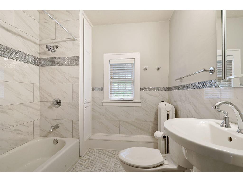 1820 Girard Avenue S Minneapolis MN 55403 7019992 image88