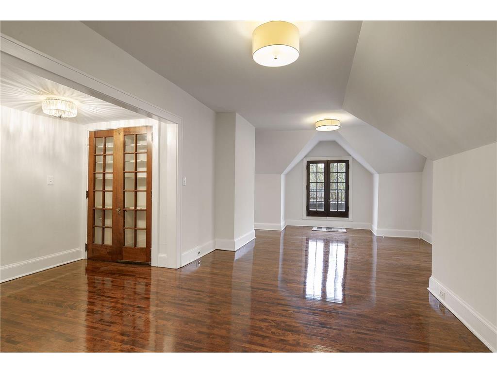 1820 Girard Avenue S Minneapolis MN 55403 7019992 image97