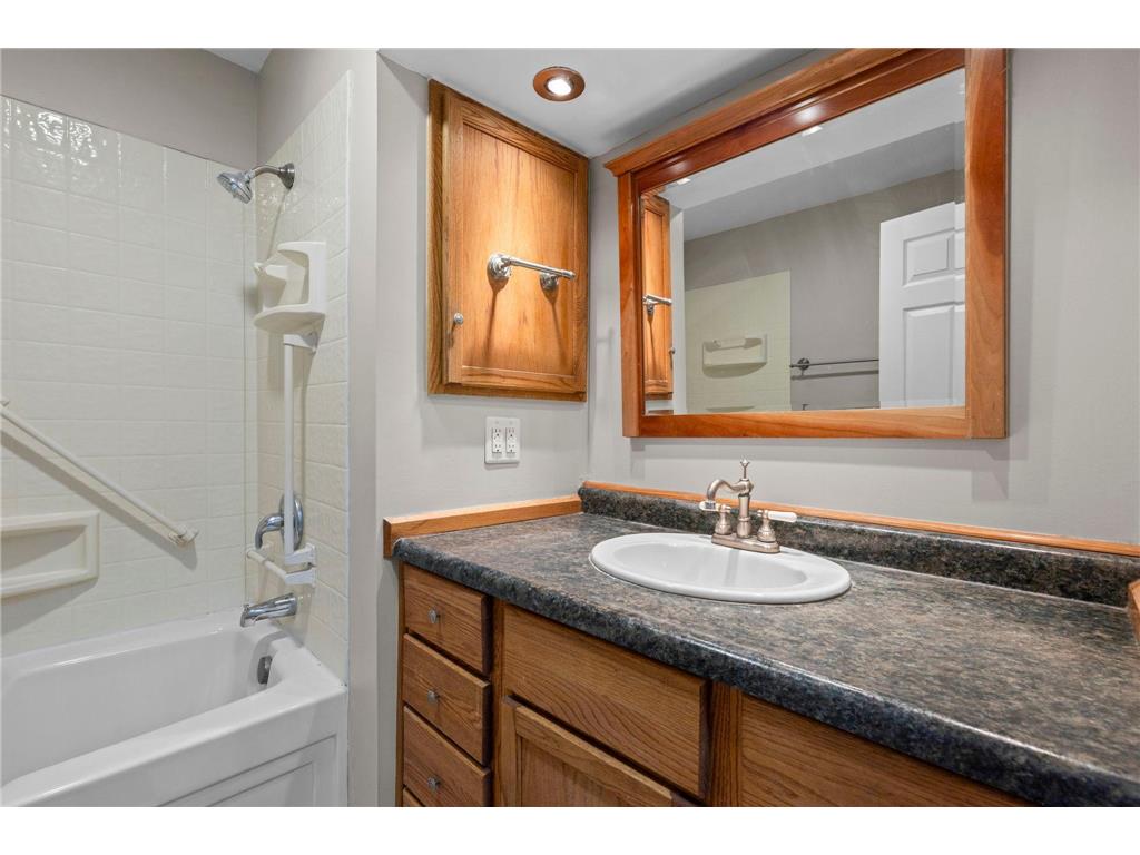 1820 Oak Street Hastings MN 55033 7072779 image15