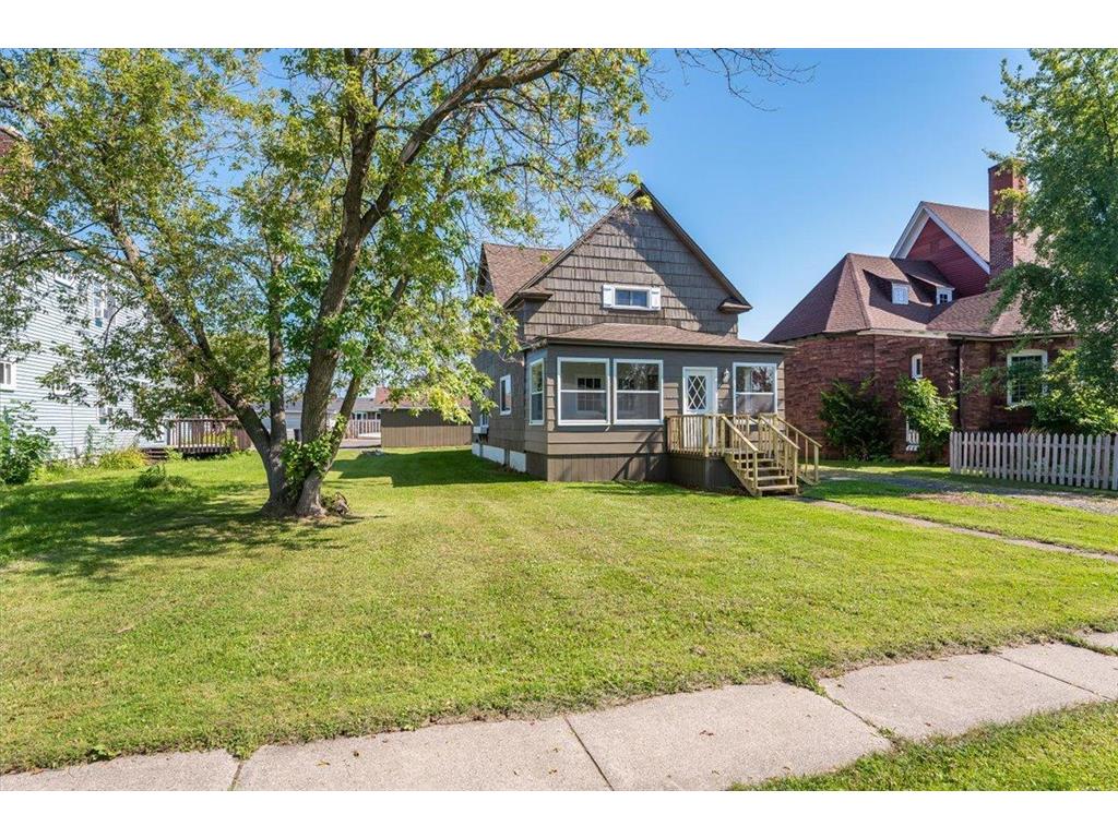 1821 E 4th St Superior WI 54880 - Lake Superior 6599618 image1