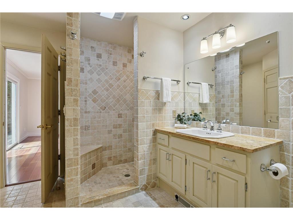 18213 Hermitage Way Minnetonka MN 55345 6789248 image13