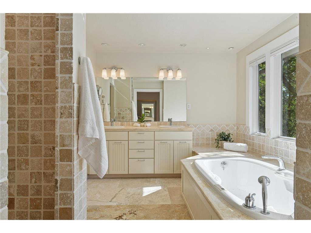 18213 Hermitage Way Minnetonka MN 55345 6789248 image21