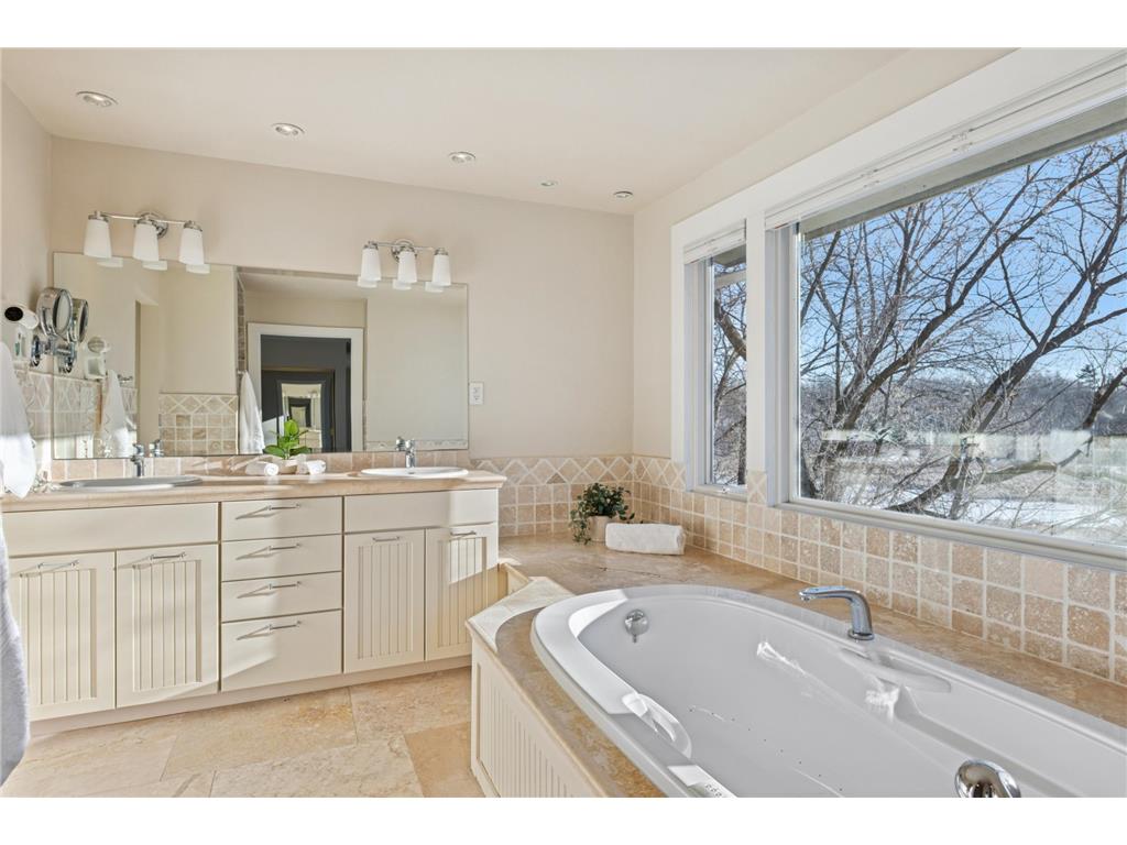 18213 Hermitage Way Minnetonka MN 55345 7012322 image18