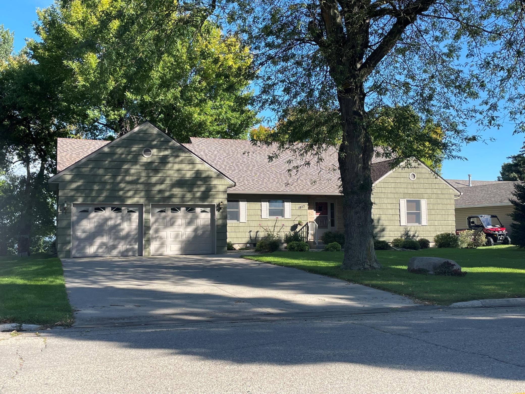 1822 S Shore Drive, Worthington, MN, 56187 MLS 6103260 Edina Realty