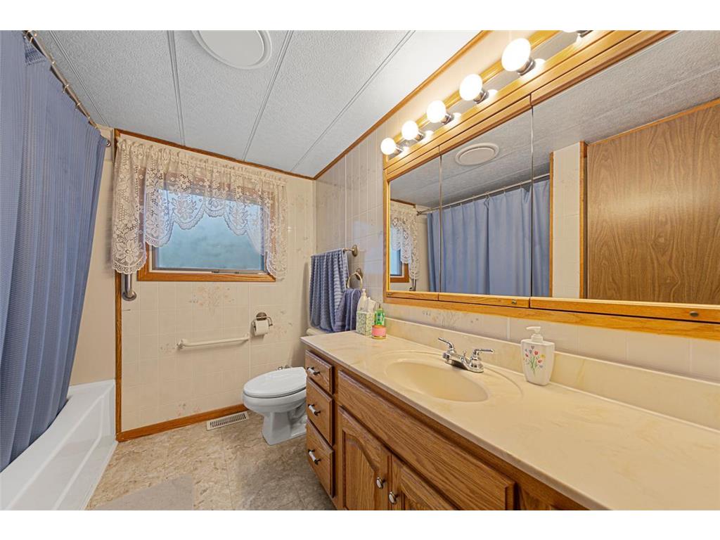 18221 Roberds Lake Boulevard Faribault MN 55021 - Roberds 6737213 image28