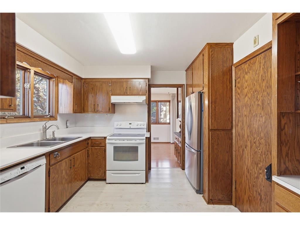 1823 Gramsie Road Arden Hills MN 55112 7006838 image14