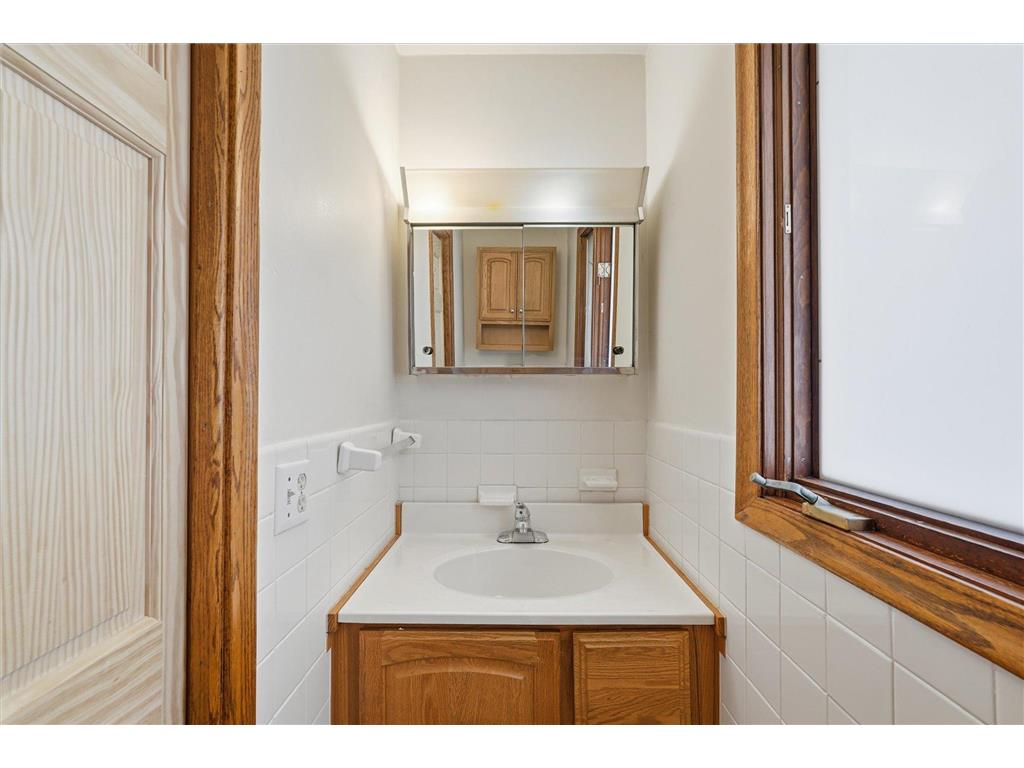 1823 Gramsie Road Arden Hills MN 55112 7006838 image24