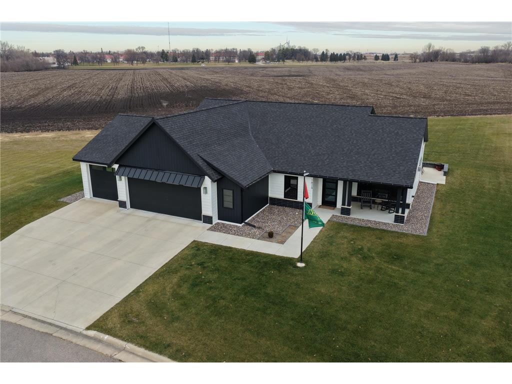 1824 Shady Lane NE Willmar MN 56201 6819846 image1