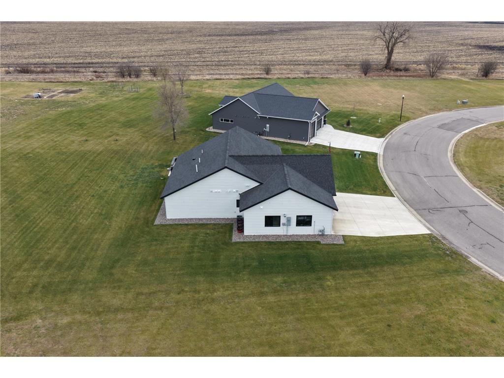 1824 Shady Lane NE Willmar MN 56201 6819846 image57