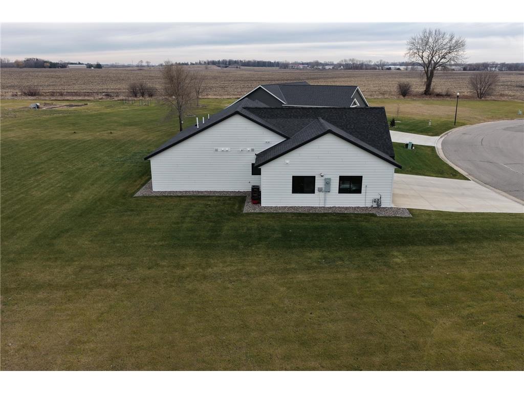 1824 Shady Lane NE Willmar MN 56201 6819846 image64