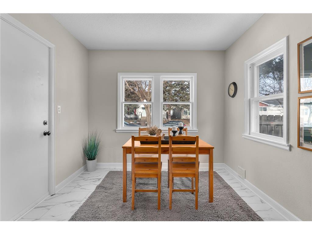 1824 Sims Avenue Saint Paul MN 55119 7003881 image10