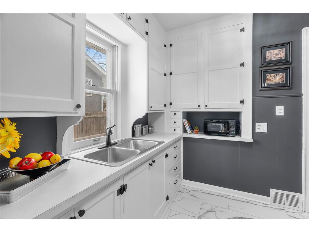 1824 Sims Avenue Saint Paul MN 55119 7003881 image14