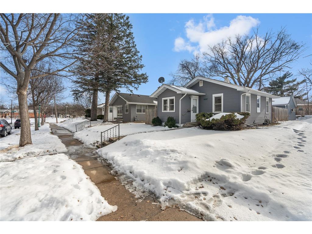 1824 Sims Avenue Saint Paul MN 55119 7003881 image3