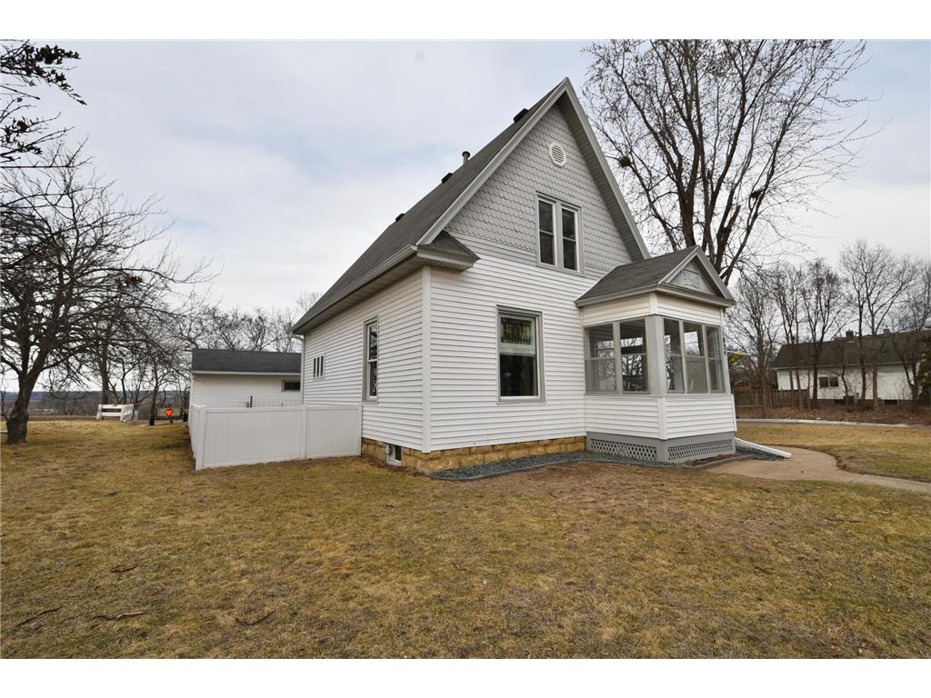 1824 W 5th Street Red Wing MN 55066 6694330 image1