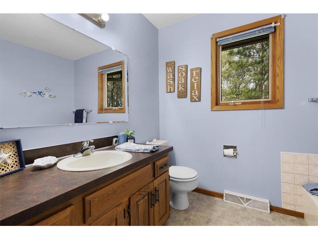 1825 203rd Avenue NW Oak Grove MN 55011 7068250 image22