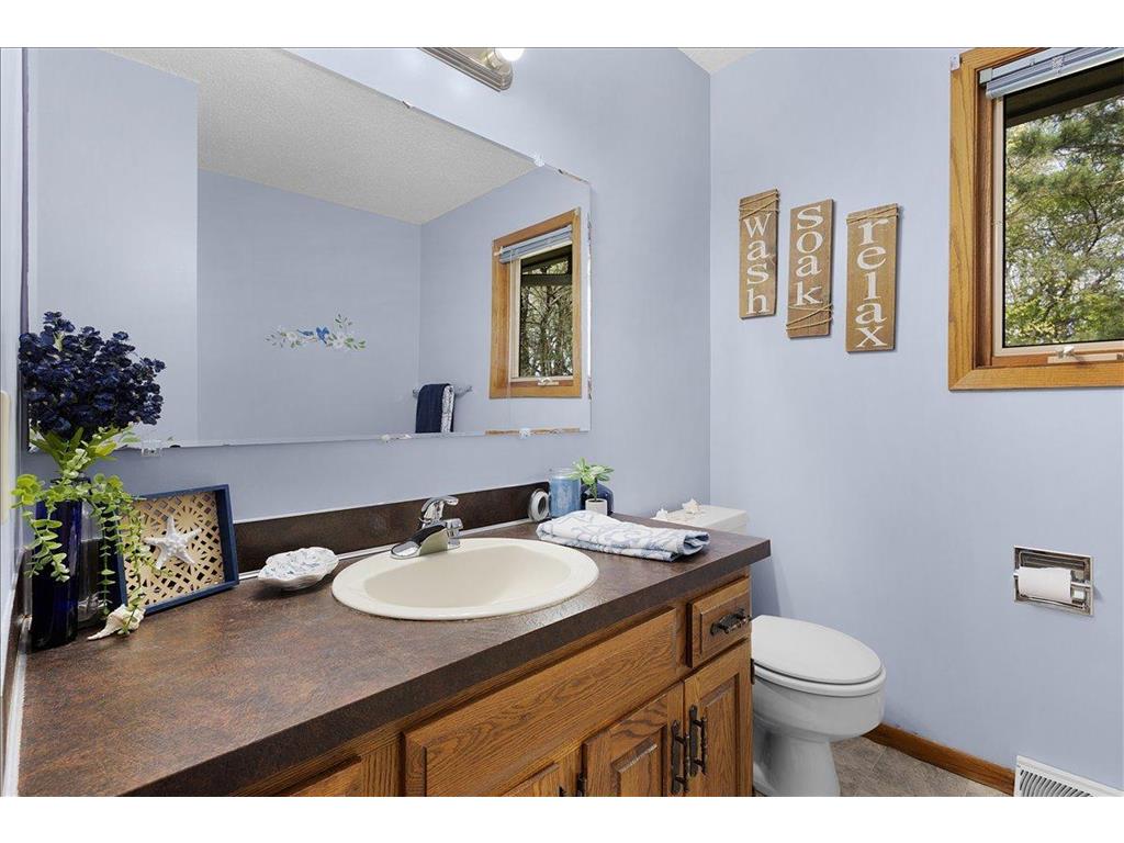 1825 203rd Avenue NW Oak Grove MN 55011 7068250 image24