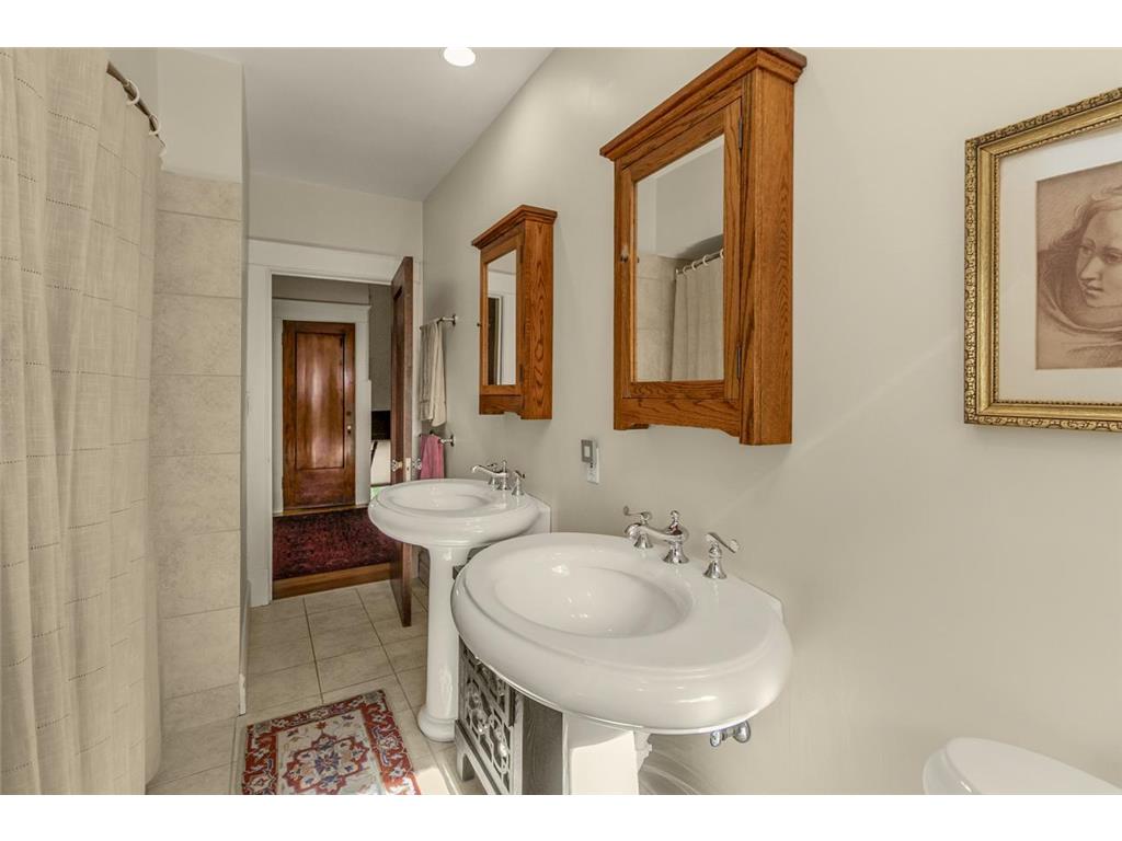 1825 Summit Avenue Saint Paul MN 55105 7035862 image40