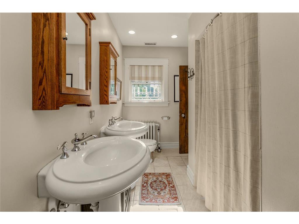 1825 Summit Avenue Saint Paul MN 55105 7035862 image41