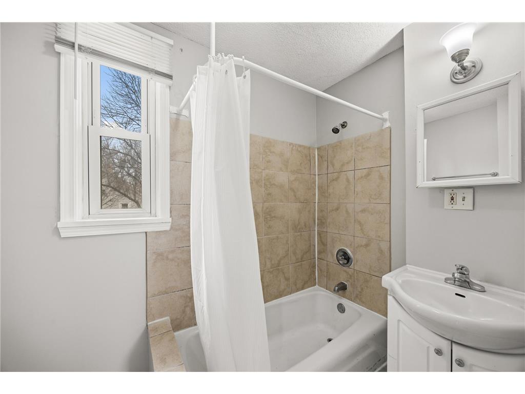 1826 Jackson Street NE Minneapolis MN 55418 7041246 image5