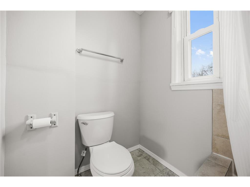 1826 Jackson Street NE Minneapolis MN 55418 7041246 image6