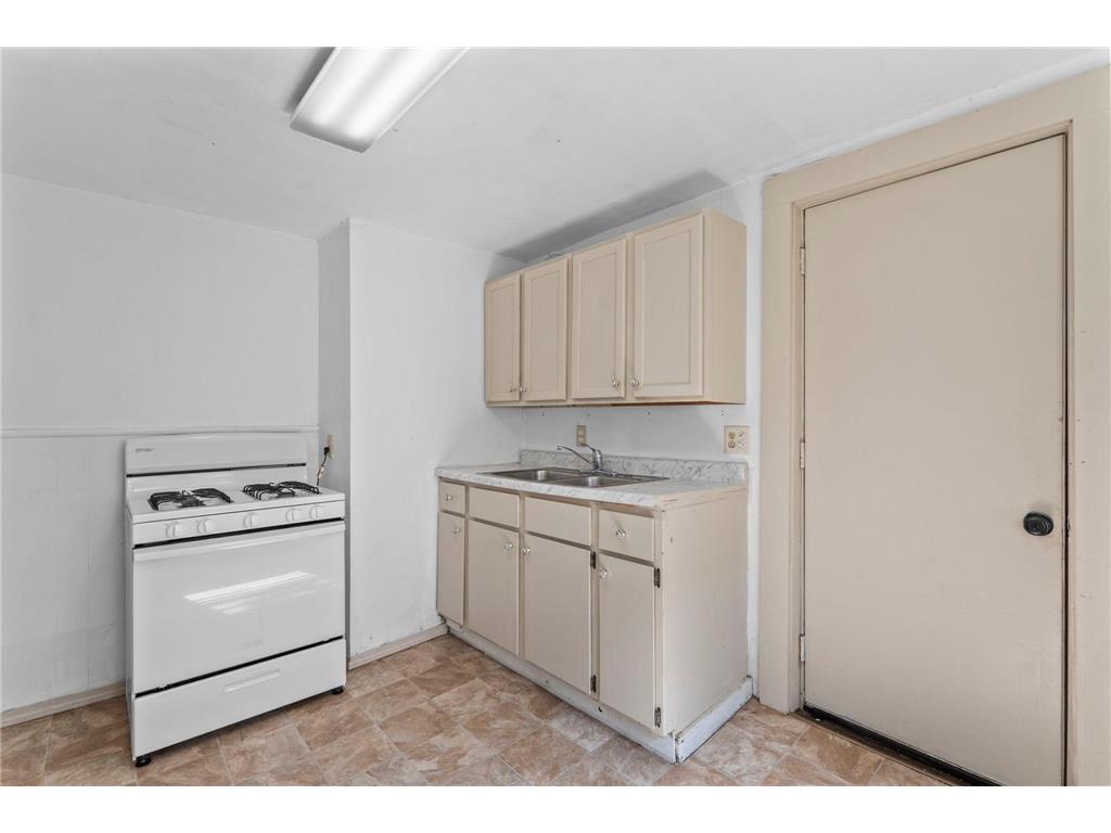 1827-1829 Saint Anthony Avenue Saint Paul MN 55104 7098130 image12