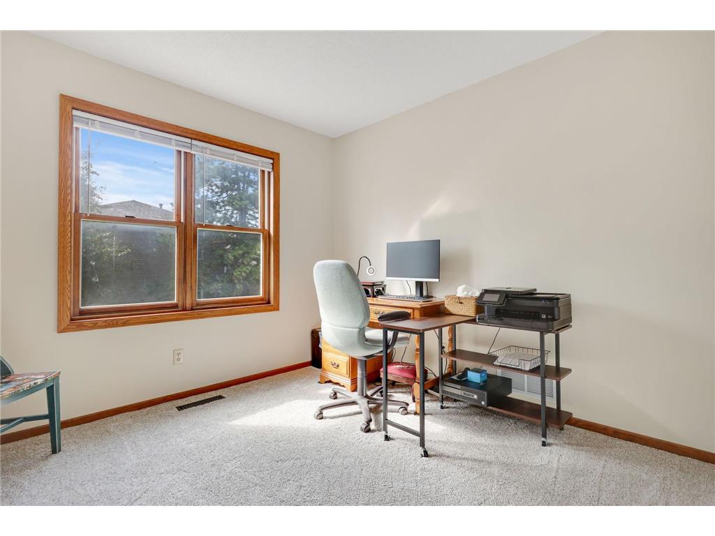 1827 County Rd. E E #18 White Bear Lake MN 55110 7061452 image17