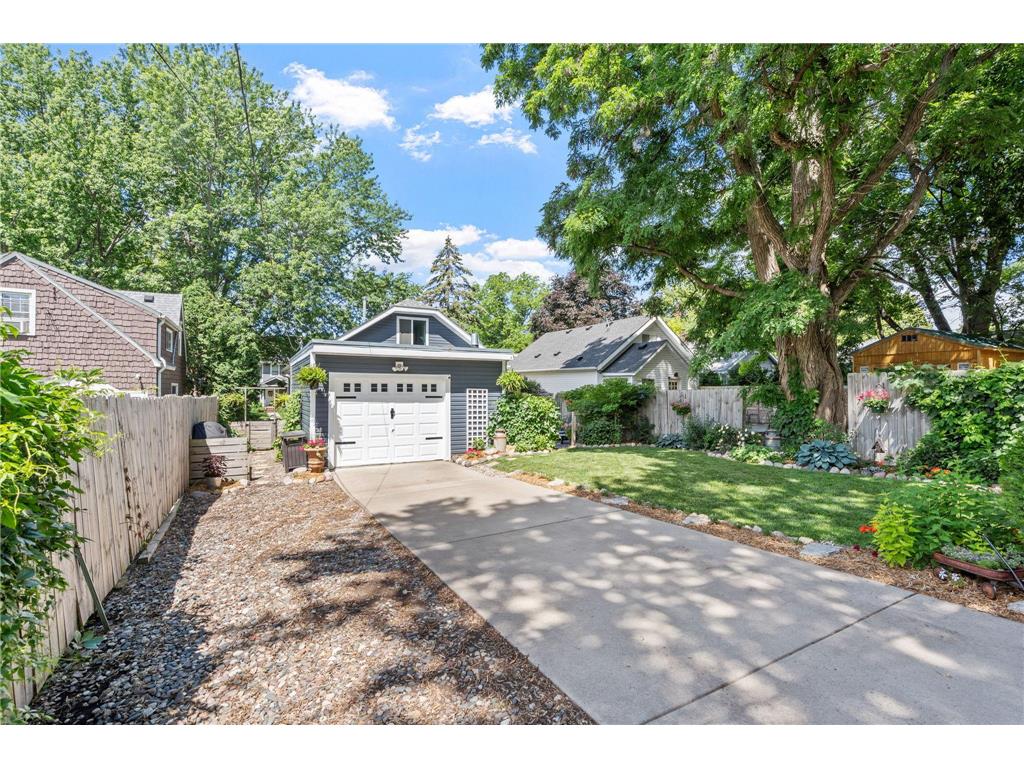 1828 Eustis Street Lauderdale MN 55113 7055999 image31