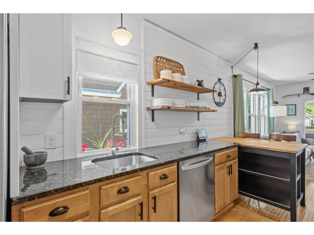 1828 Eustis Street Lauderdale MN 55113 7055999 image9