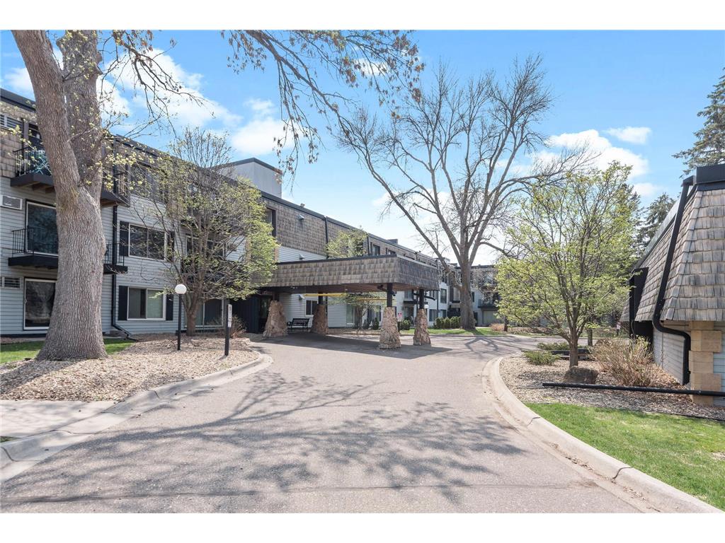 183 Little Canada Road E 106, Little Canada, MN, 55117 MLS 6367348 Edina Realty