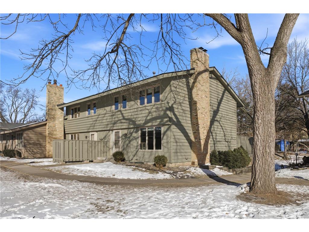 183 Windsor Court New Brighton MN 55112 7013648 image1