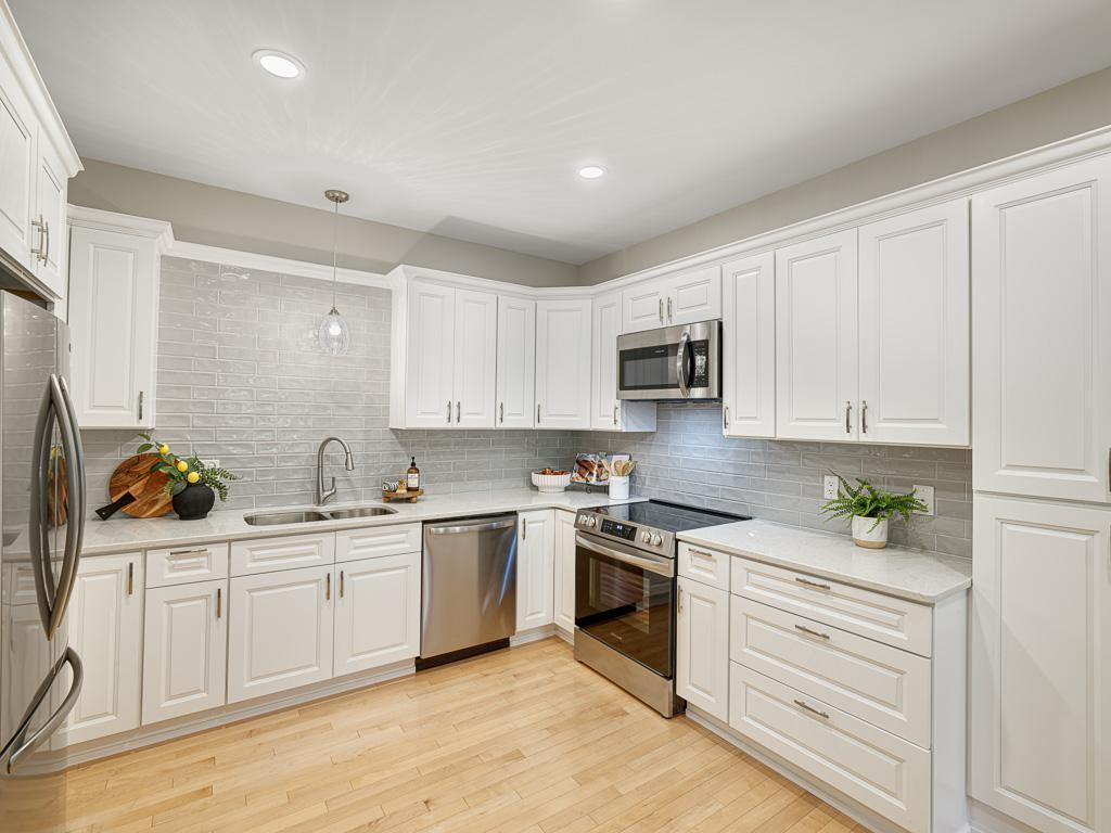 1830 Eagle Ridge Drive #2005 Mendota Heights MN 55118 6716035 image1