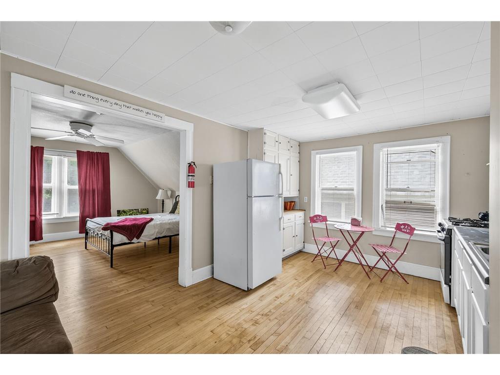 1831 Englewood Avenue Saint Paul MN 55104 6800021 image16