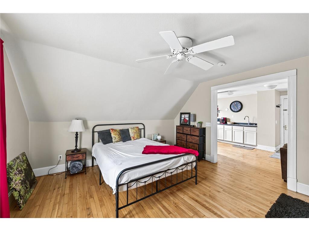 1831 Englewood Avenue Saint Paul MN 55104 6800021 image18