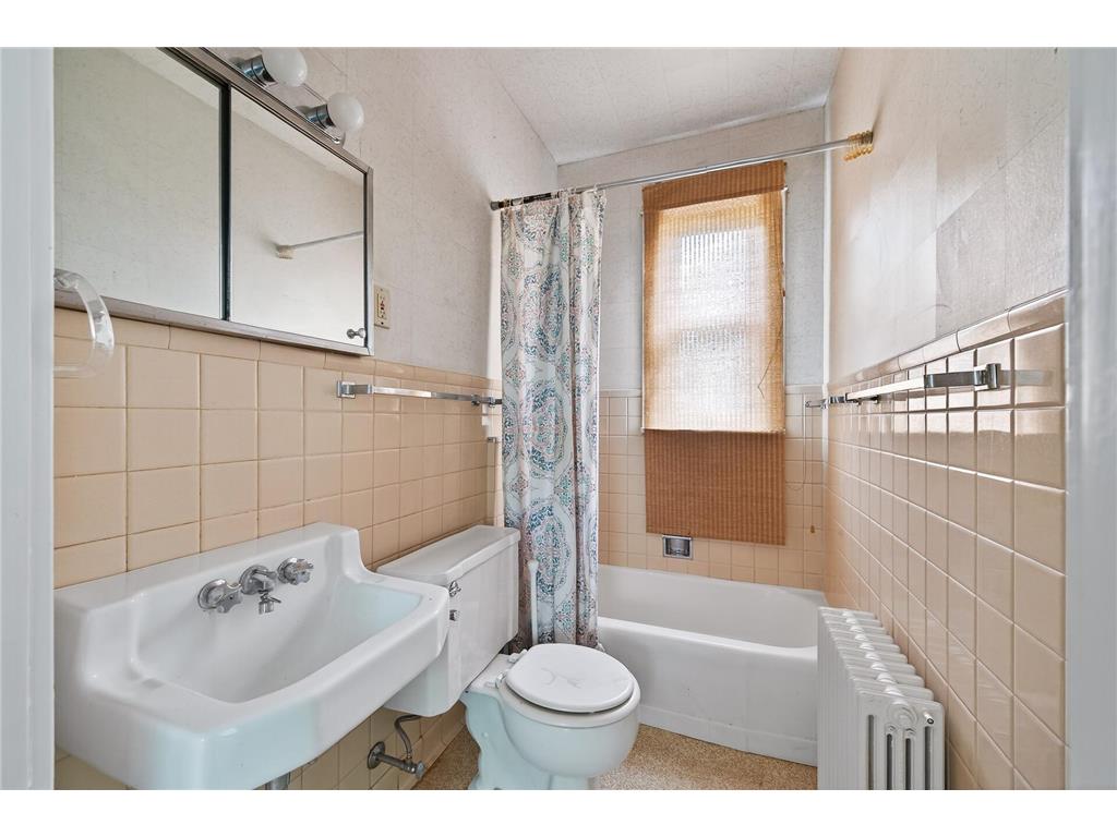 1831 Englewood Avenue Saint Paul MN 55104 6800021 image21