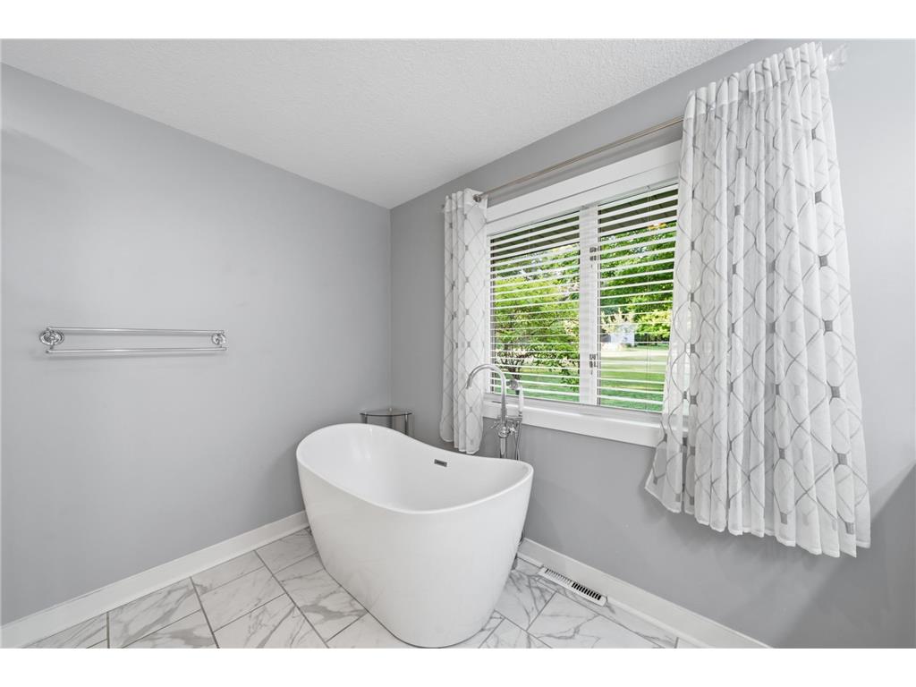 1831 Koehnen Circle Chanhassen MN 55331 7087735 image20