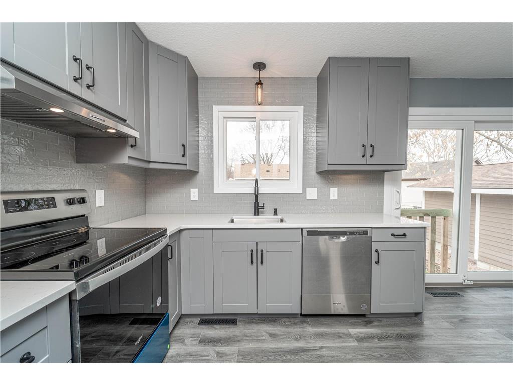 1831 S Village Drive SE Rochester MN 55904 6312731 image1