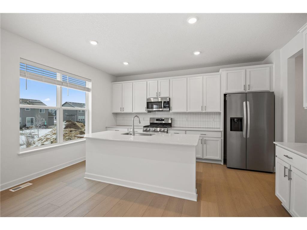 18310 Gladiator Drive Lakeville MN 55068 7029998 image1