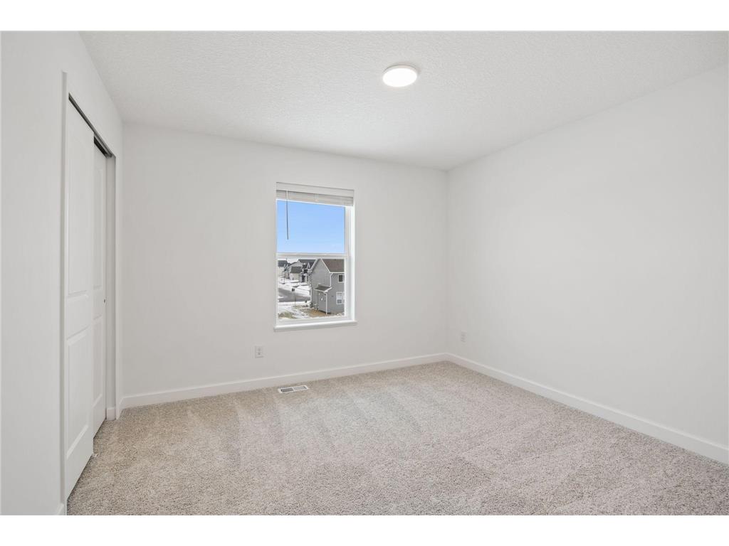 18310 Gladiator Drive Lakeville MN 55068 7029998 image14