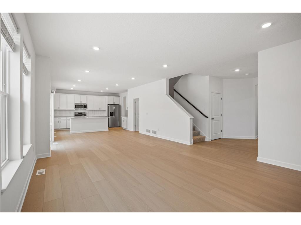 18310 Gladiator Drive Lakeville MN 55068 7029998 image4