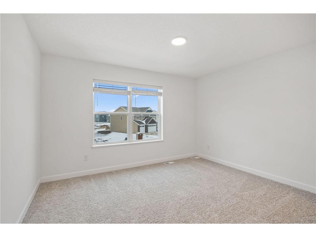 18310 Gladiator Drive Lakeville MN 55068 7029998 image6