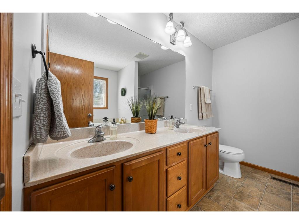 1832 Alden Avenue Shakopee MN 55379 7034504 image31