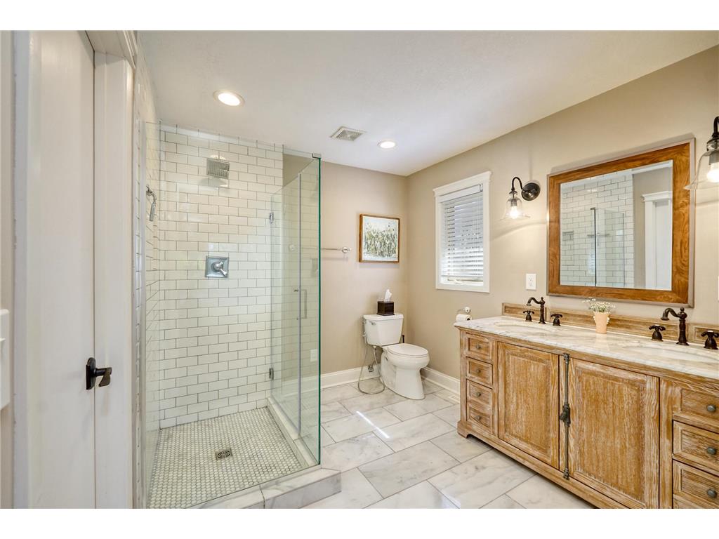 1832 Essex Road Minnetonka MN 55305 7064165 image39