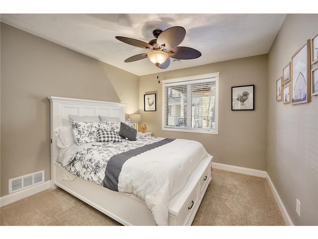 1832 Essex Road Minnetonka MN 55305 7064165 image4