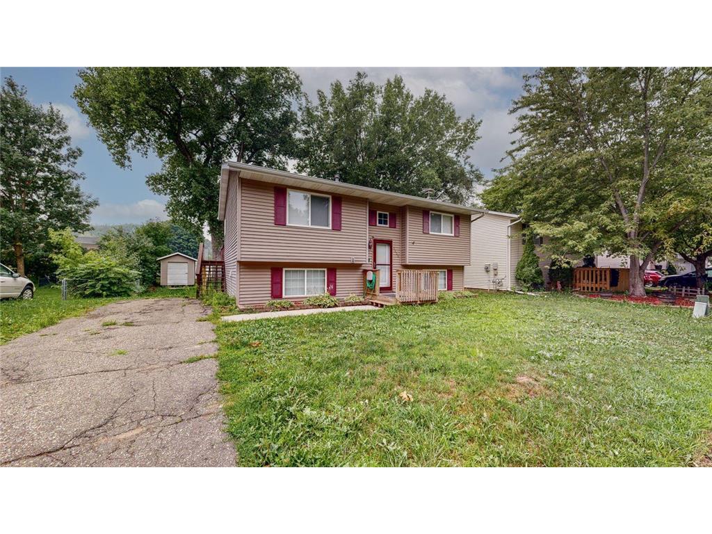 1832 S Village Drive SE Rochester MN 55904 6410075 image1